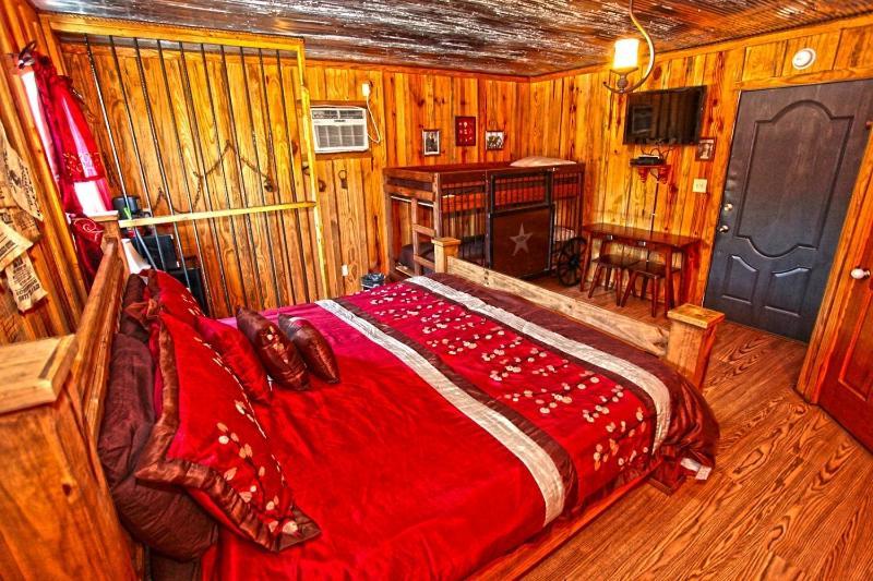 ホテル Diamonds Old West マーフリーズボロ エクステリア 写真