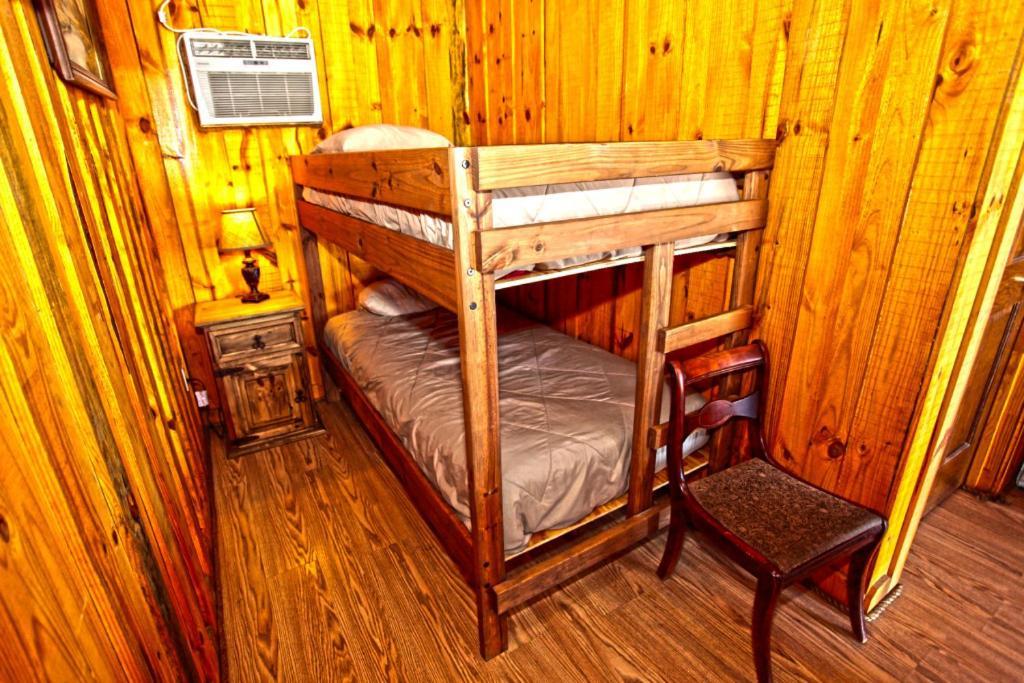 ホテル Diamonds Old West マーフリーズボロ エクステリア 写真