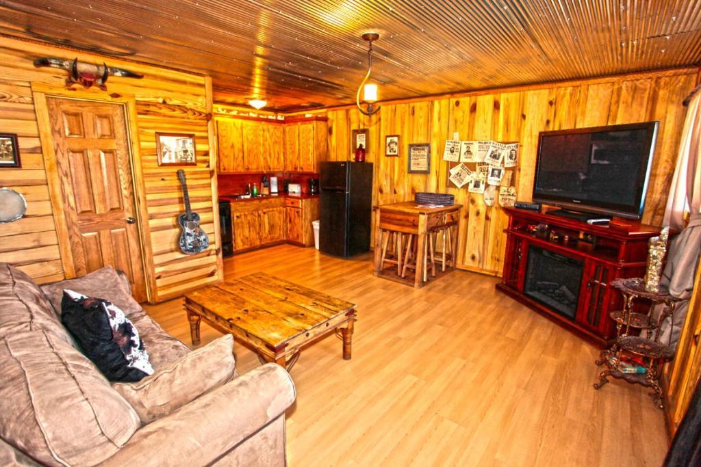 ホテル Diamonds Old West マーフリーズボロ エクステリア 写真