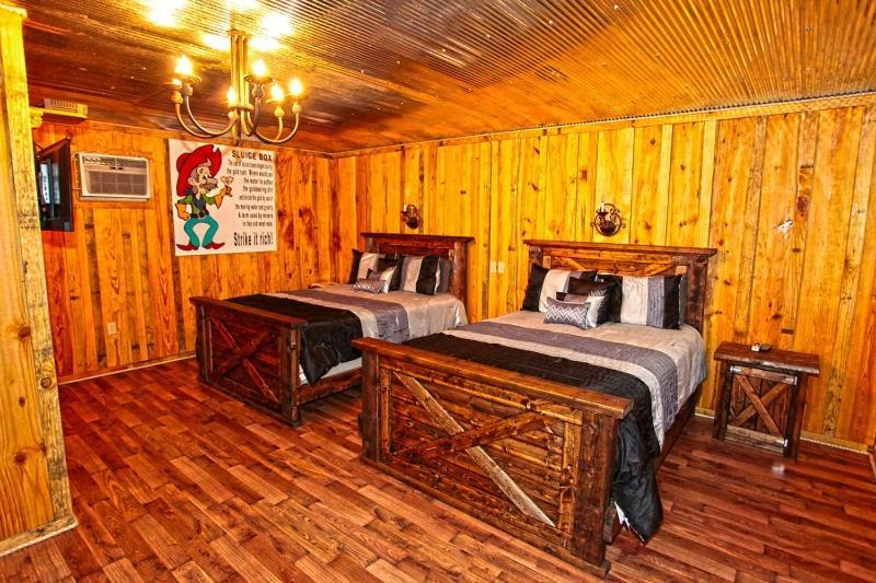 ホテル Diamonds Old West マーフリーズボロ エクステリア 写真