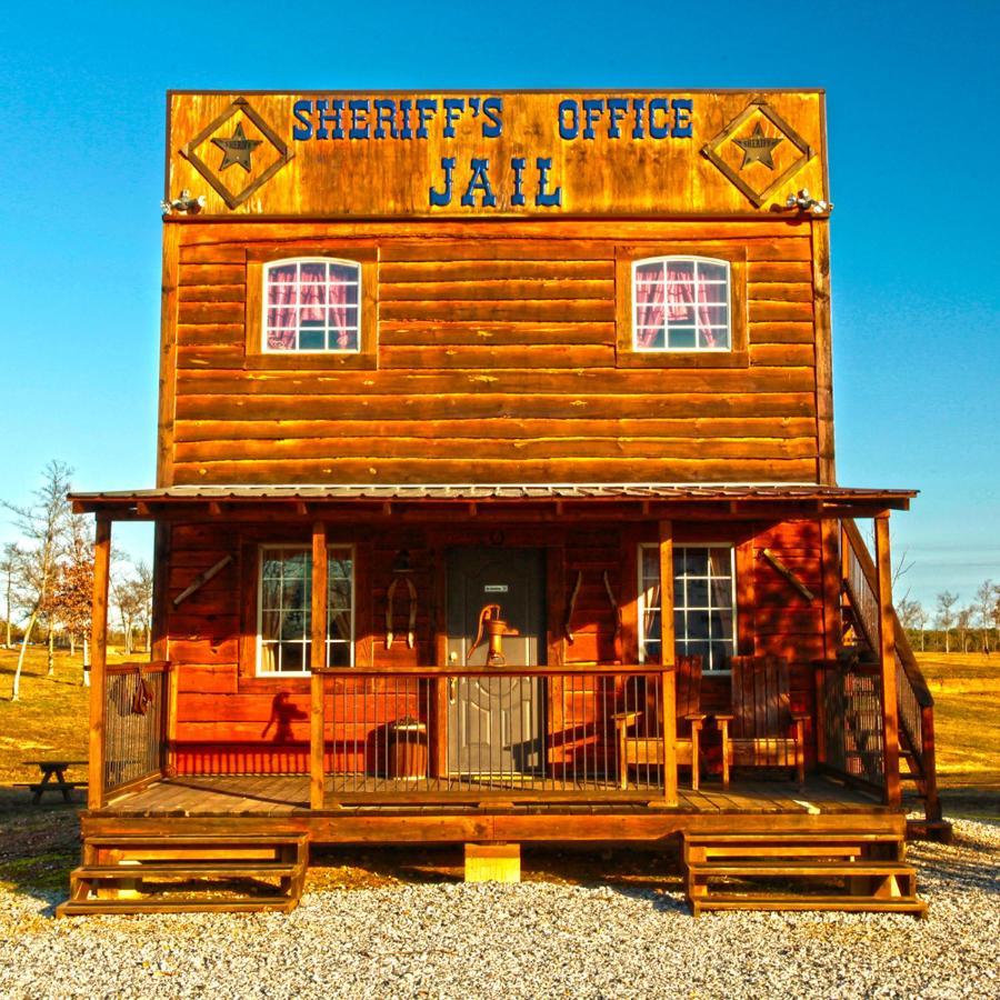 ホテル Diamonds Old West マーフリーズボロ エクステリア 写真