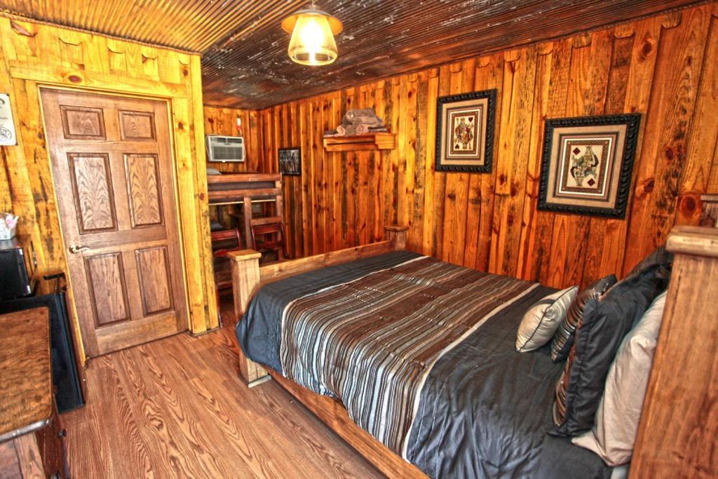 ホテル Diamonds Old West マーフリーズボロ エクステリア 写真