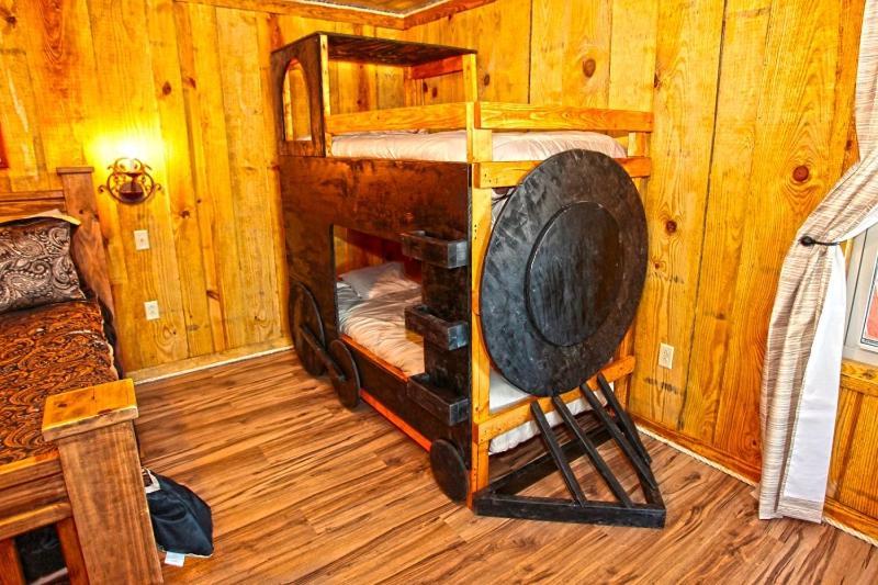 ホテル Diamonds Old West マーフリーズボロ エクステリア 写真