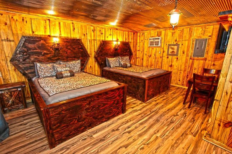 ホテル Diamonds Old West マーフリーズボロ エクステリア 写真