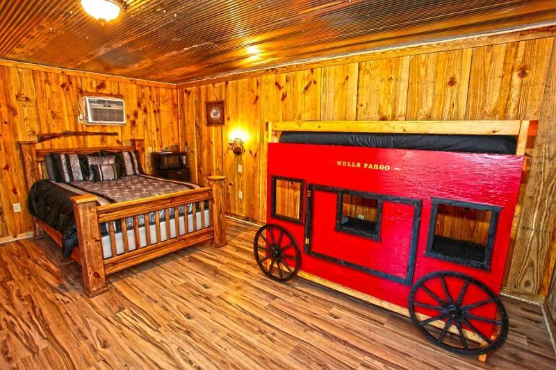 ホテル Diamonds Old West マーフリーズボロ エクステリア 写真